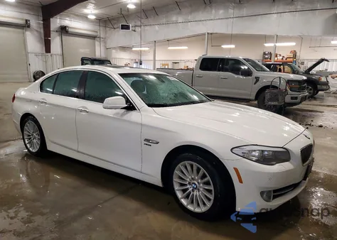 2011 BMW 535 Xi из США, поврежденный, VIN WBAFU7C57BC877694